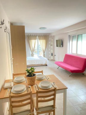 Seaside one-bedroom on Chalkis